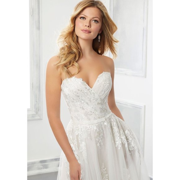 Morilee Beverly 2304 Sample Gown Size 14 - Picture 2 of 5